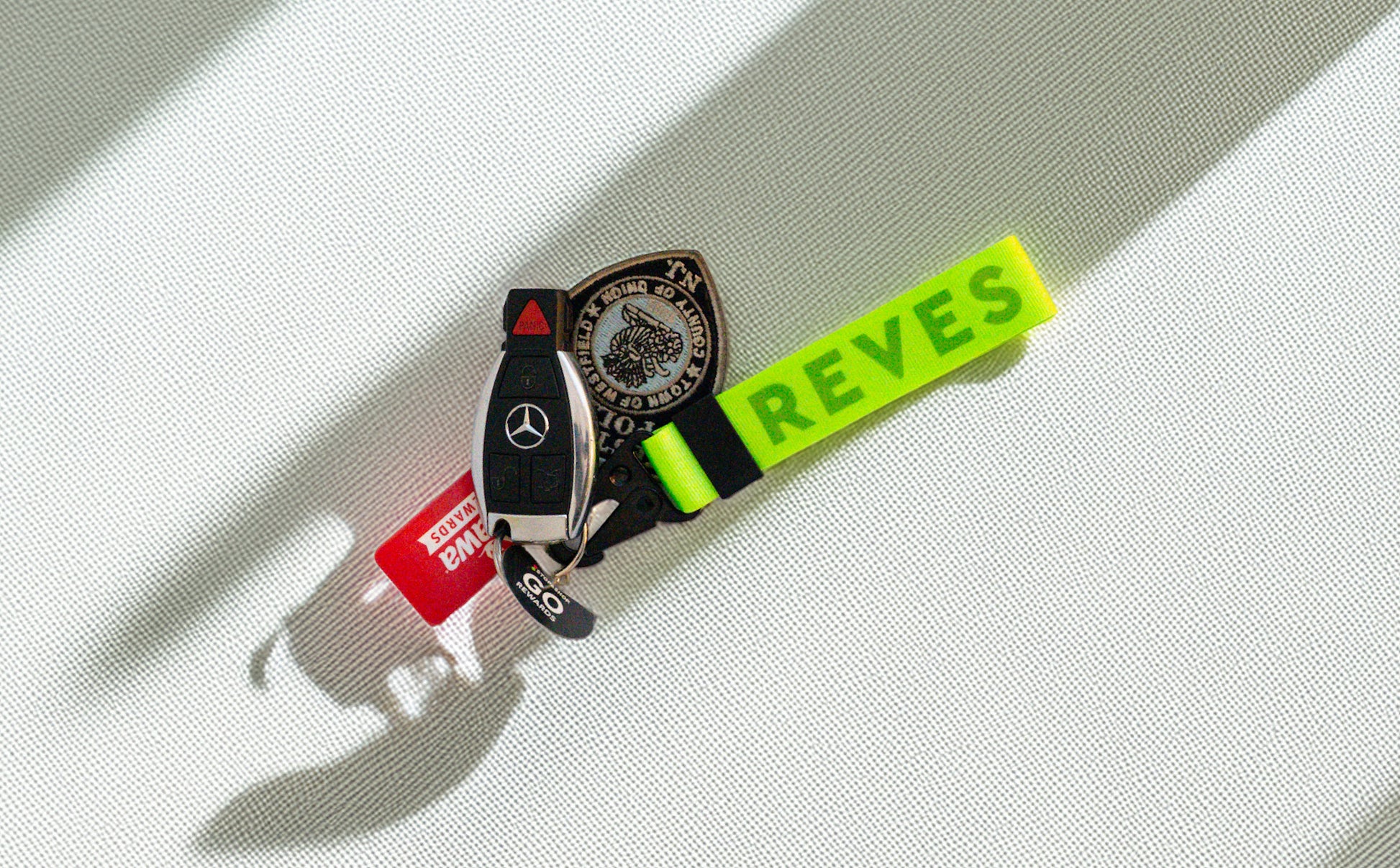 REVES Keychain - Neon Green