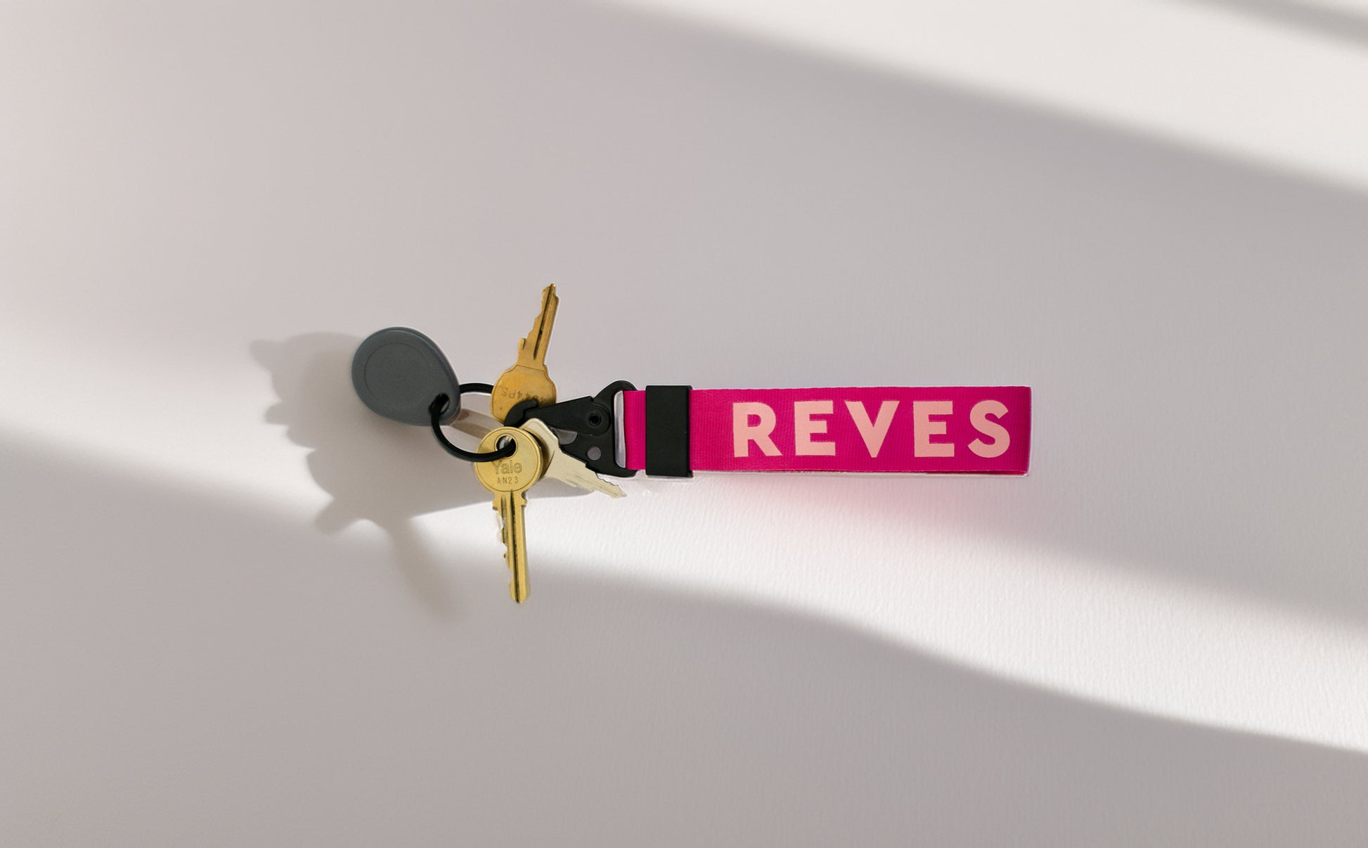REVES Keychain - Blush Pink